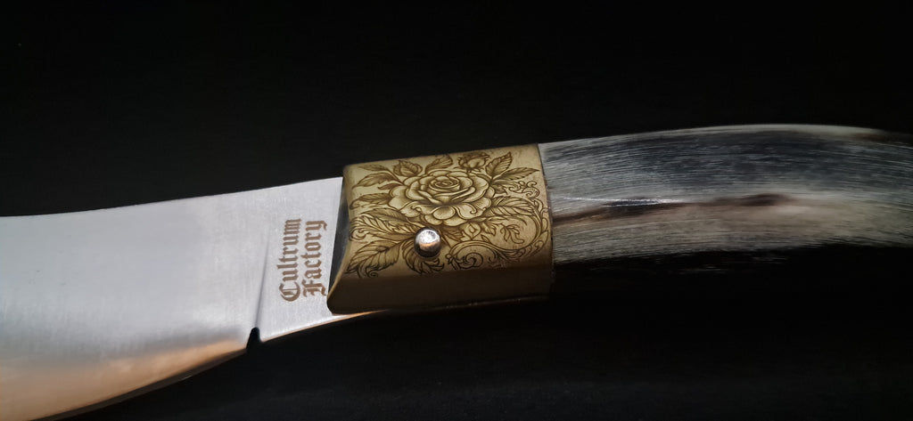 COLTELLO ARTIGIANALE IN STILE SCUOIO