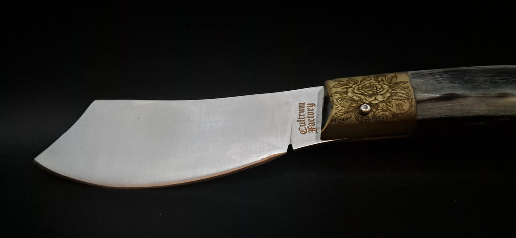 COLTELLO ARTIGIANALE IN STILE SCUOIO