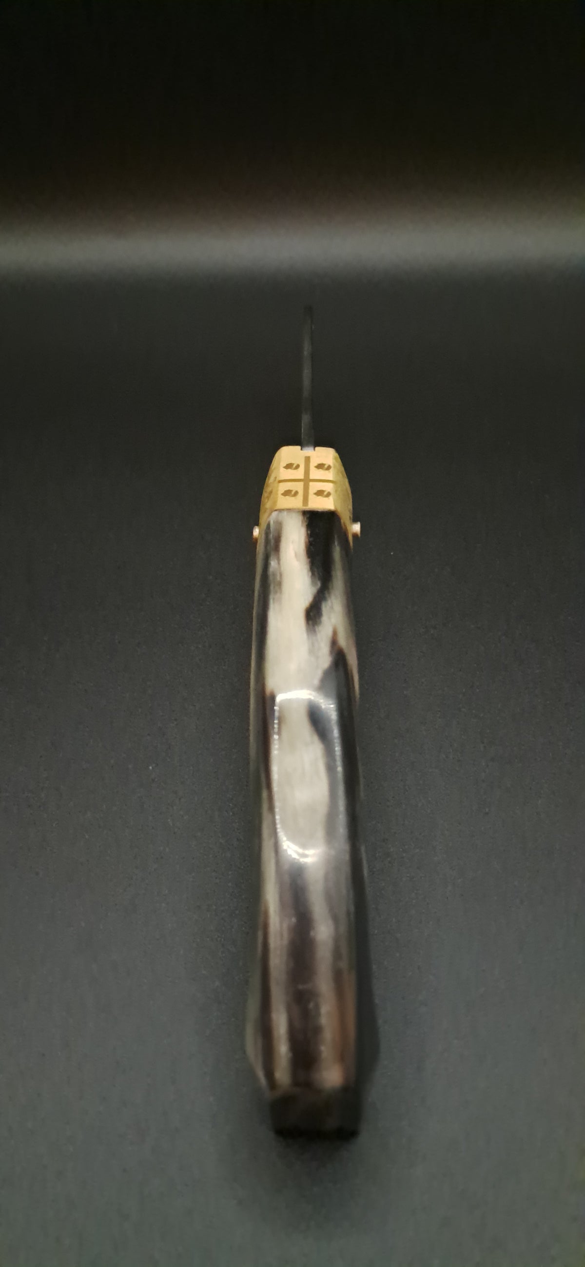 COLTELLO ARTIGIANALE IN STILE SCUOIO