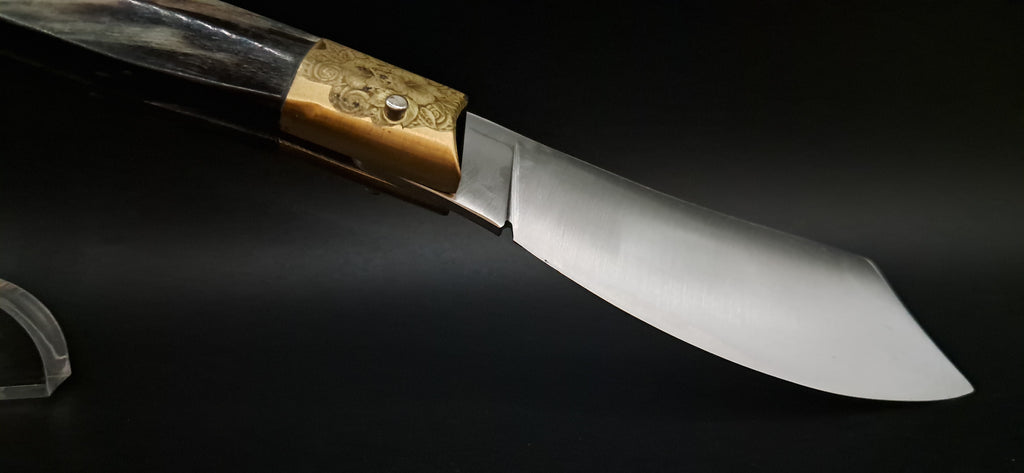 COLTELLO ARTIGIANALE IN STILE SCUOIO