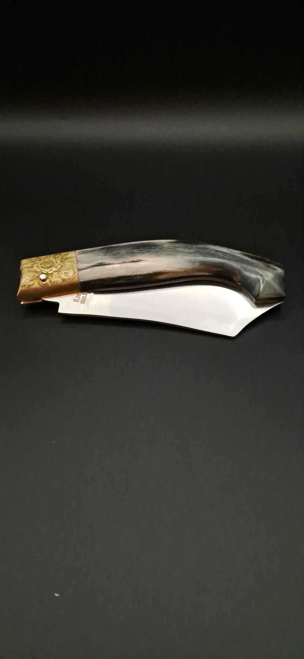 COLTELLO ARTIGIANALE IN STILE SCUOIO
