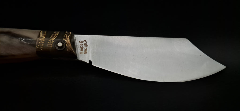 COLTELLO ARTIGIANALE IN STILE SCUOIO