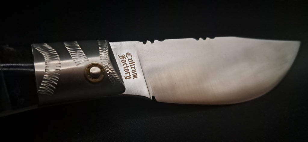 COLTELLO ARTIGIANALE IN STILE SCUOIO