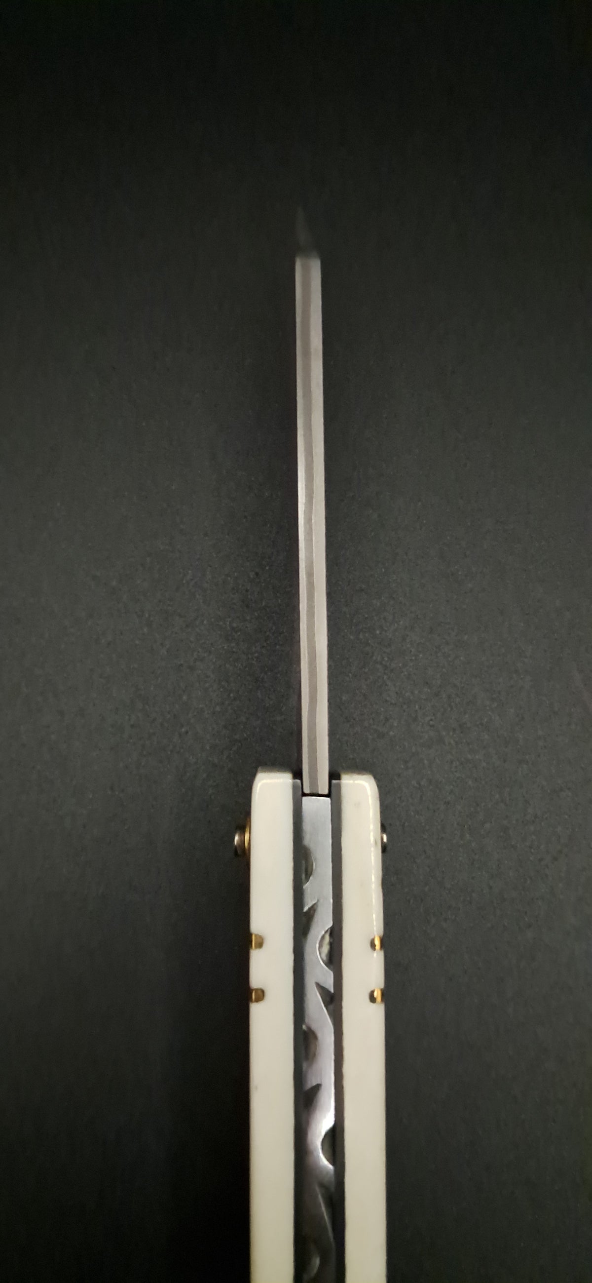 COLTELLO ARTIGIANALE SCUOIETTO