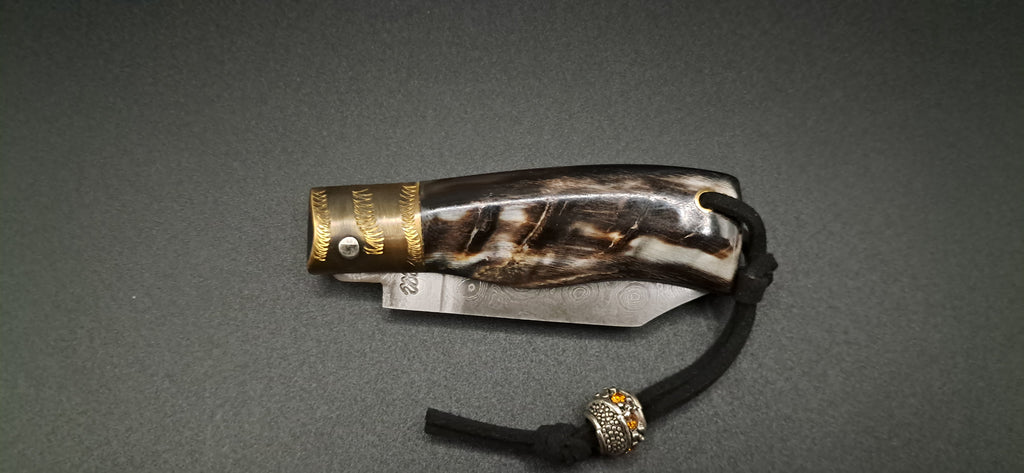COLTELLO ARTIGIANALE SCUOIETTO