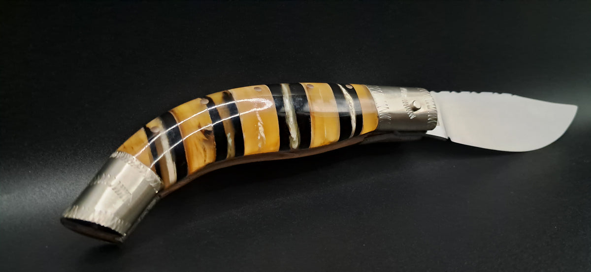 COLTELLO ARTIGIANALE IN STILE SCUOIO