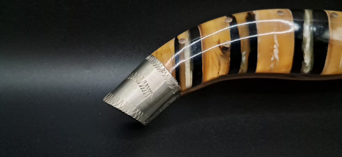 COLTELLO ARTIGIANALE IN STILE SCUOIO