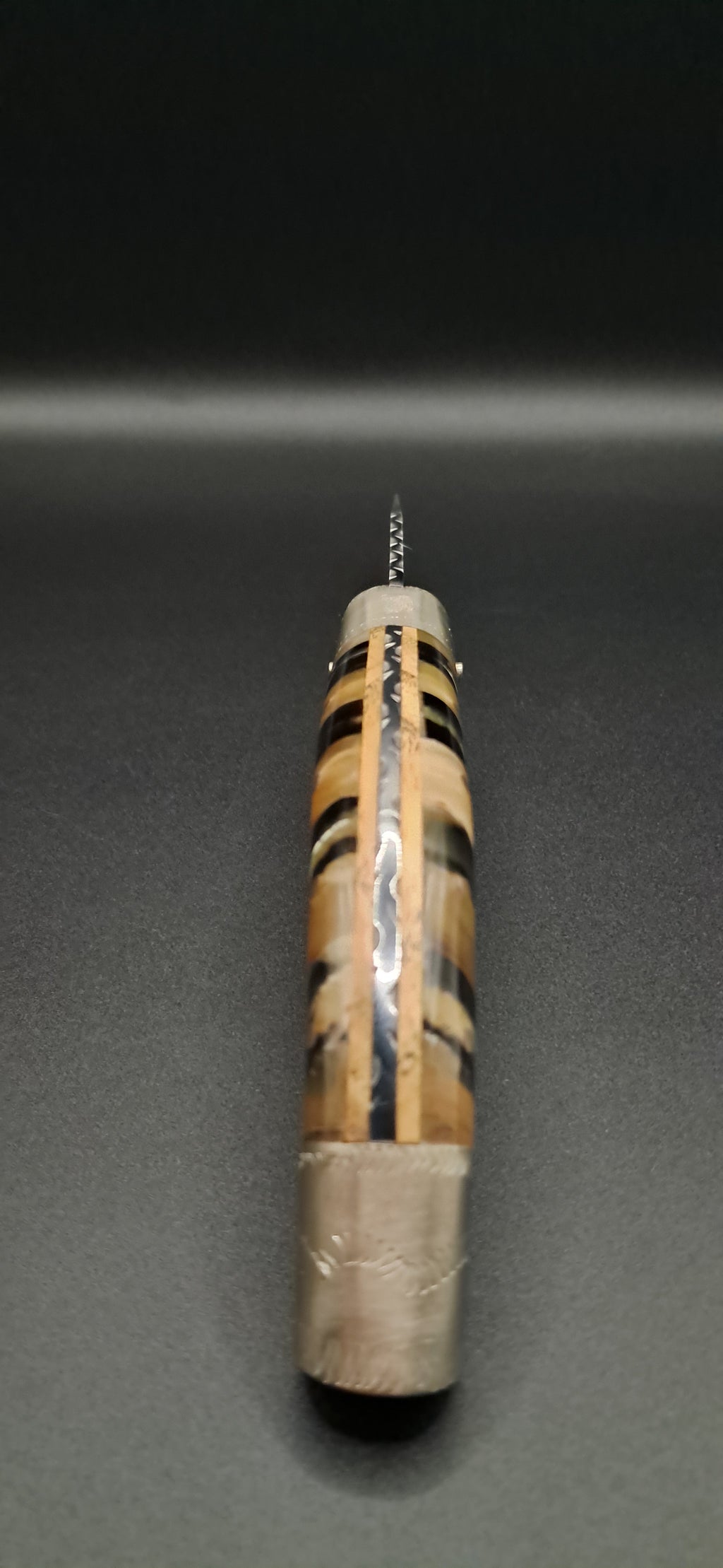 COLTELLO ARTIGIANALE IN STILE SCUOIO