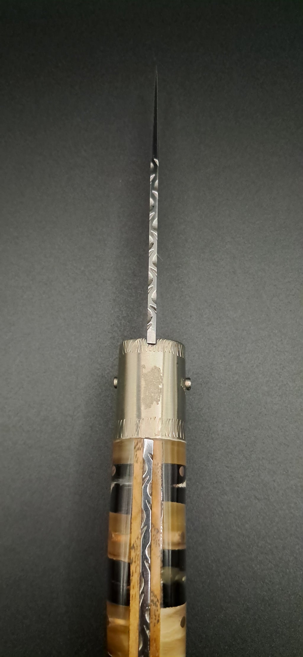 COLTELLO ARTIGIANALE IN STILE SCUOIO