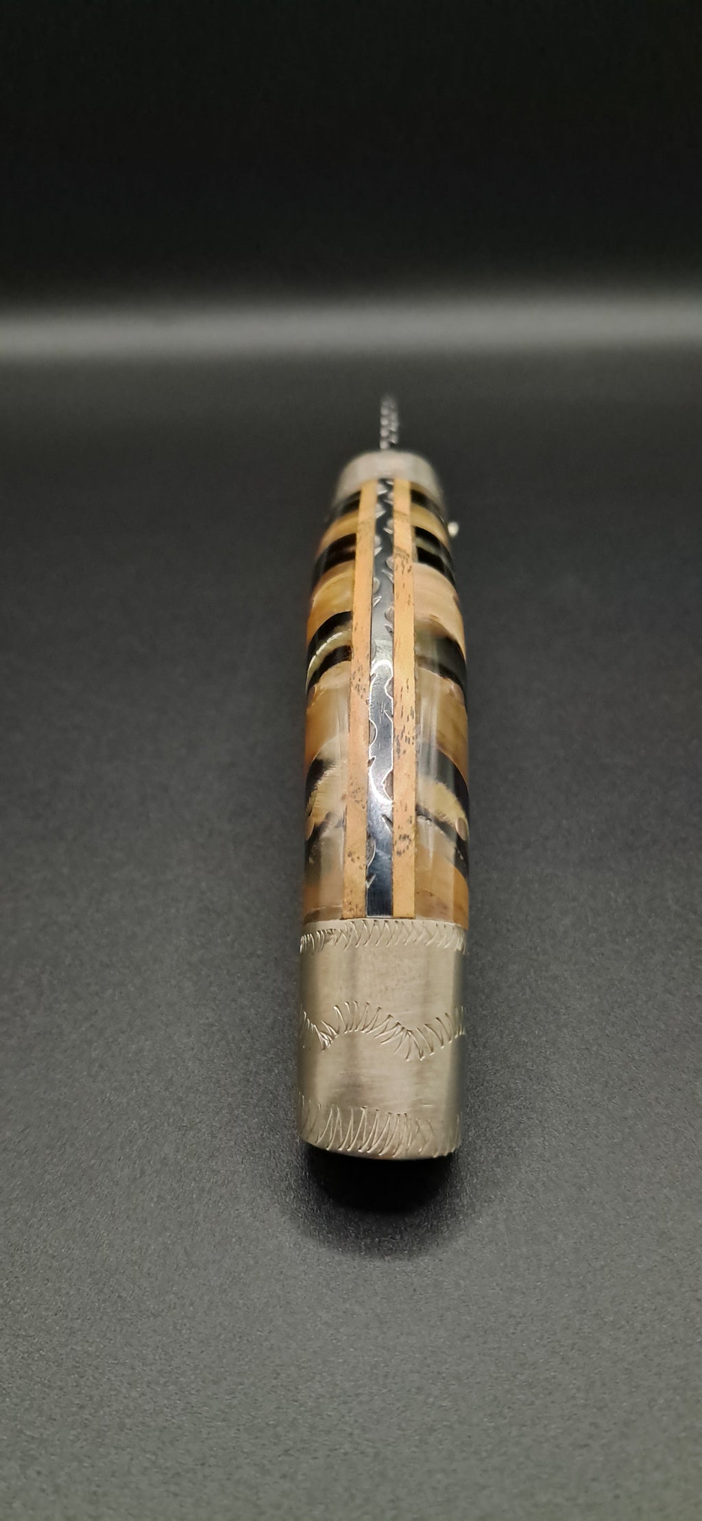 COLTELLO ARTIGIANALE IN STILE SCUOIO