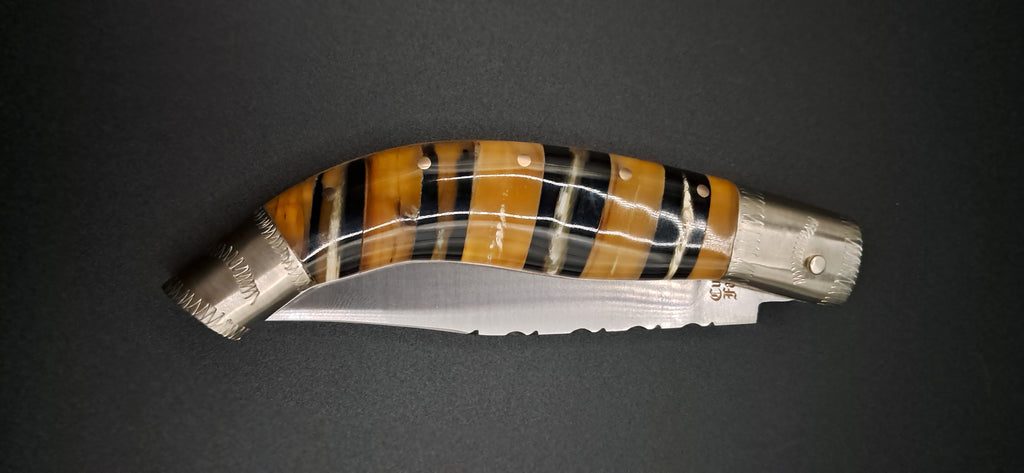COLTELLO ARTIGIANALE IN STILE SCUOIO