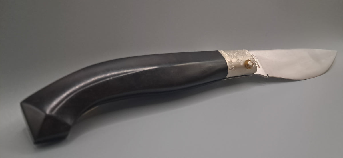 COLTELLO ARTIGIANALE IN STILE SEMI SCUOIO