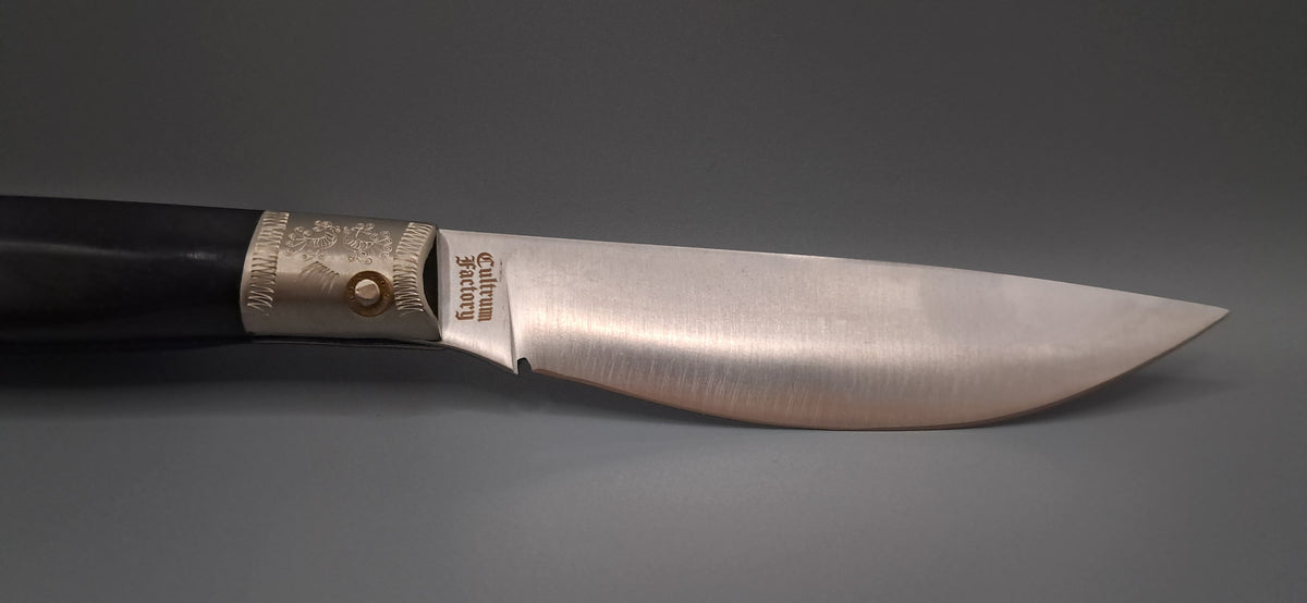 COLTELLO ARTIGIANALE IN STILE SEMI SCUOIO