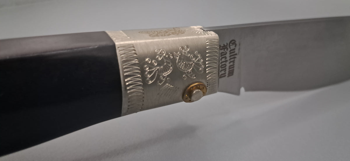 COLTELLO ARTIGIANALE IN STILE SEMI SCUOIO