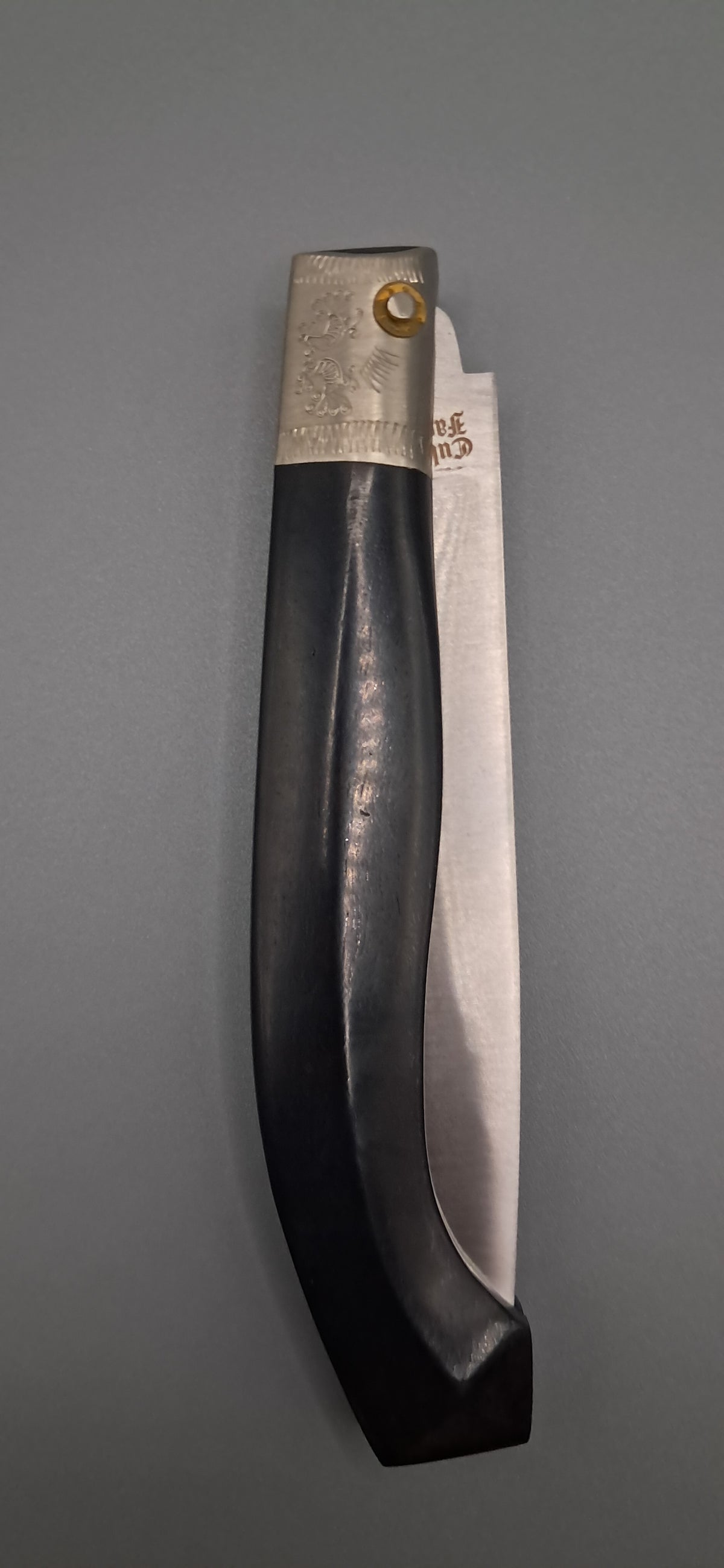 COLTELLO ARTIGIANALE IN STILE SEMI SCUOIO