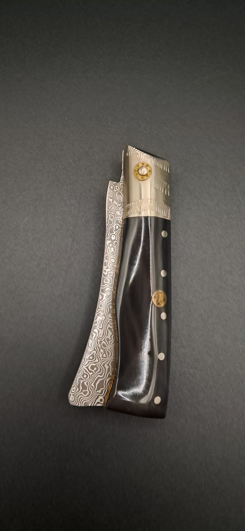 COLTELLO ARTIGIANALE MOZZETTA